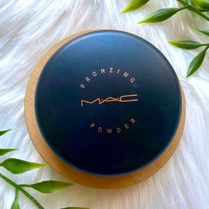 MAC Cosmetics Bronzing Powder